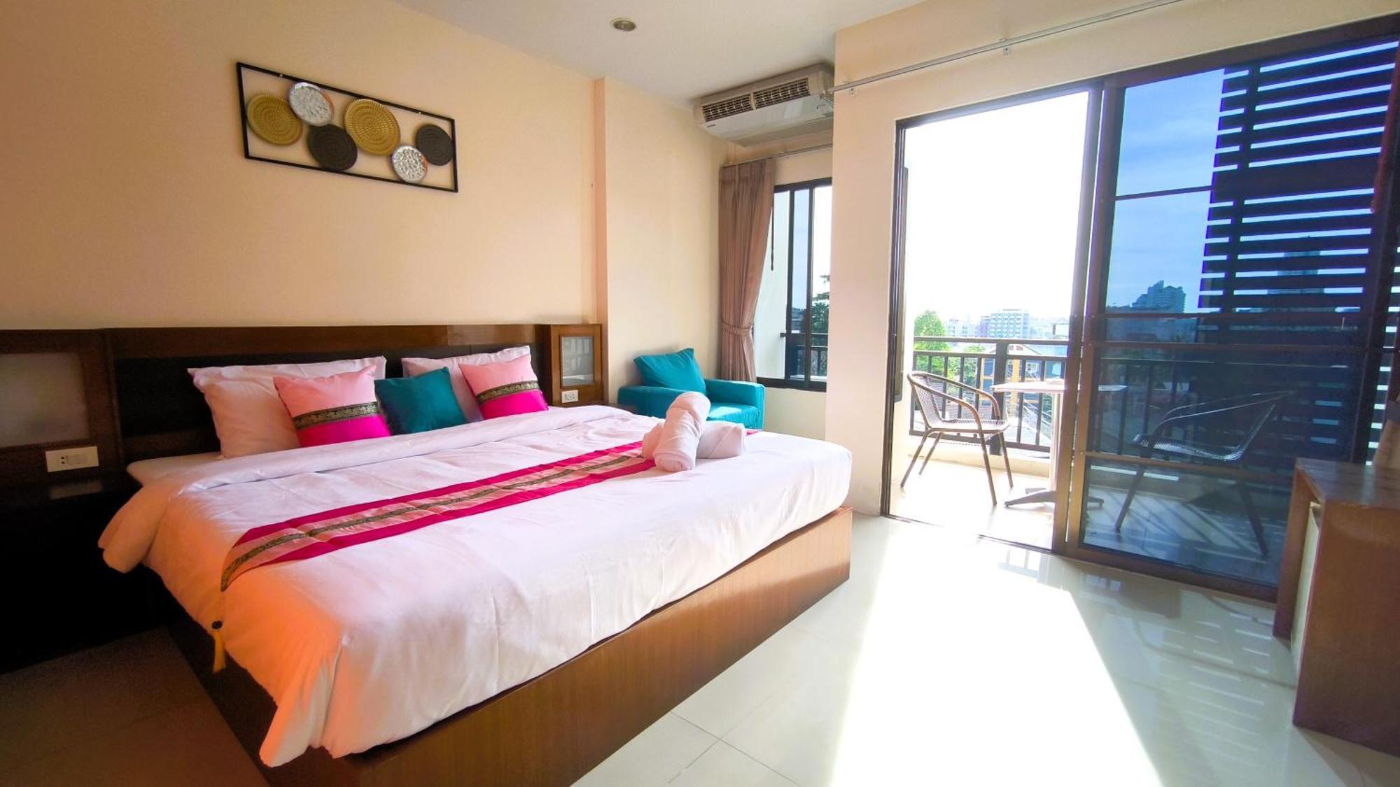 Lucky Buako Hotel Patong Exterior photo