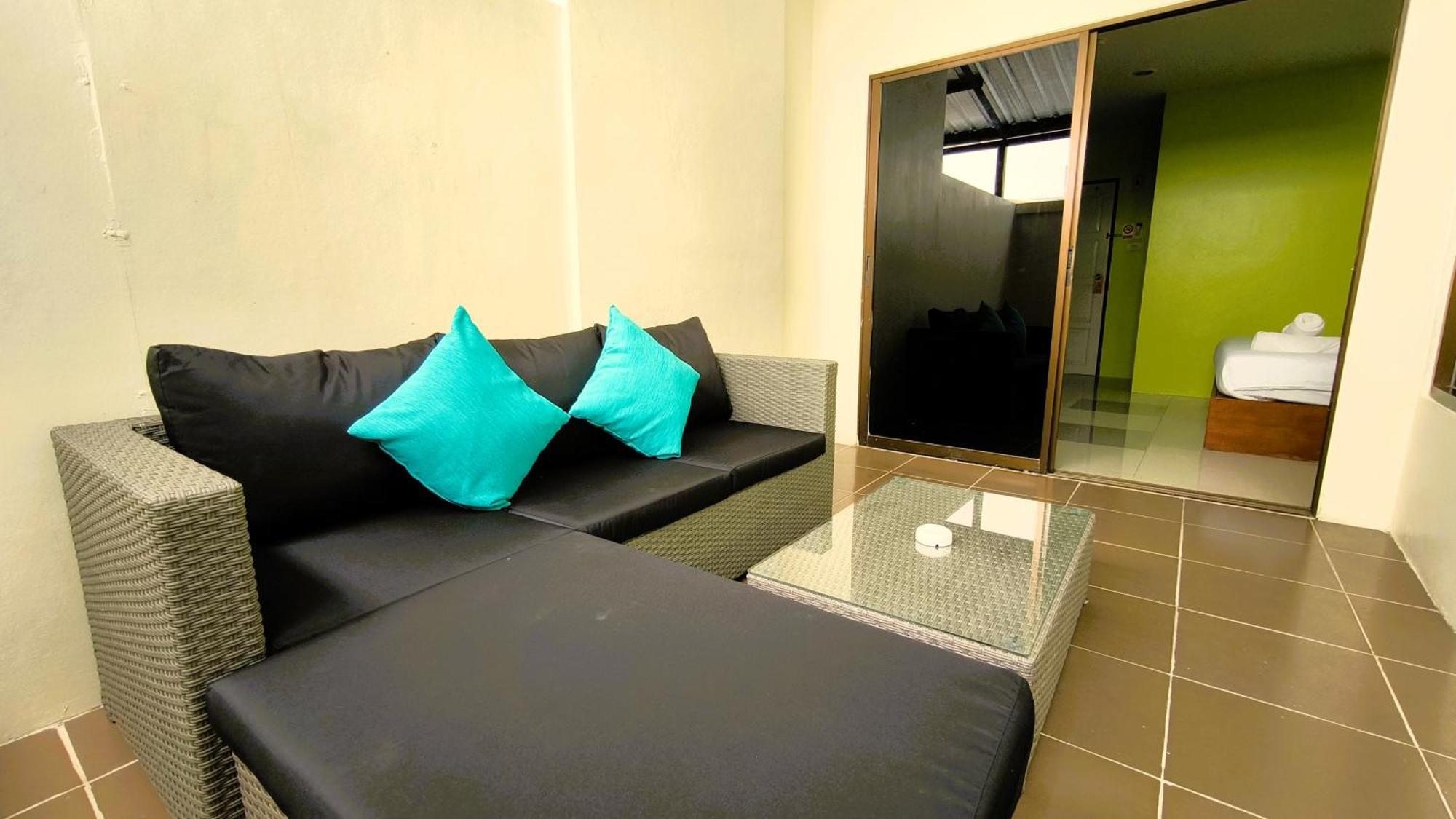 Lucky Buako Hotel Patong Exterior photo