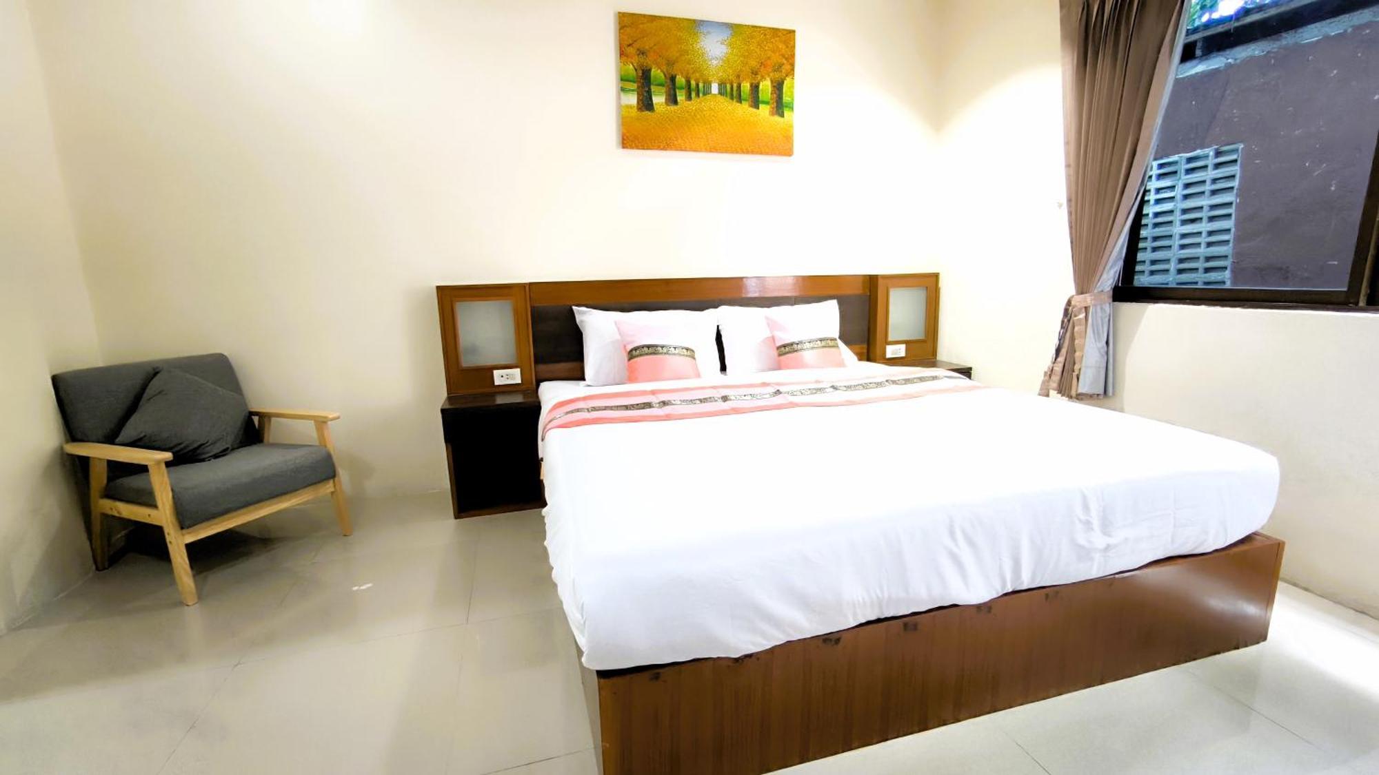 Lucky Buako Hotel Patong Exterior photo